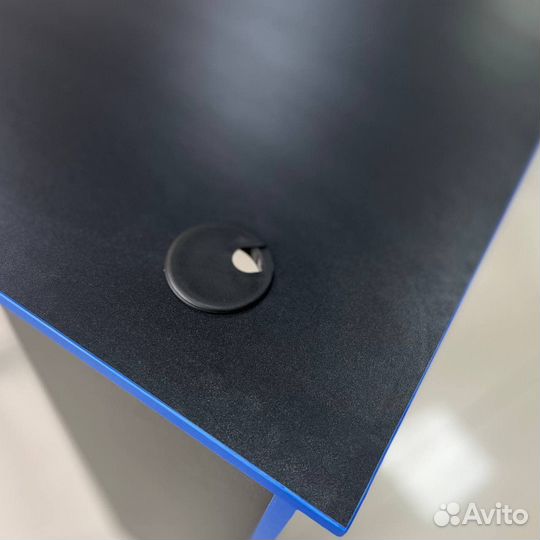 Компьютерный игровой стол Геймер (цвета)