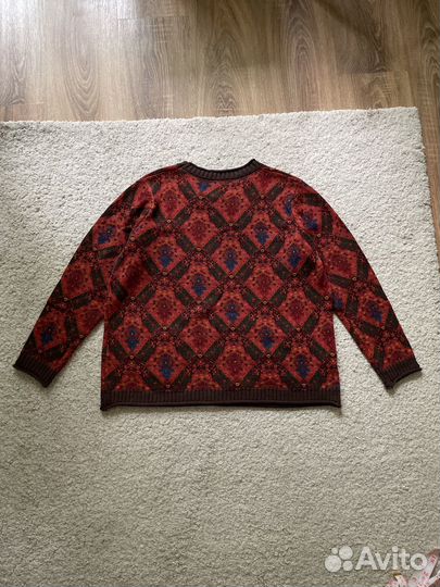 Свитер с принтом