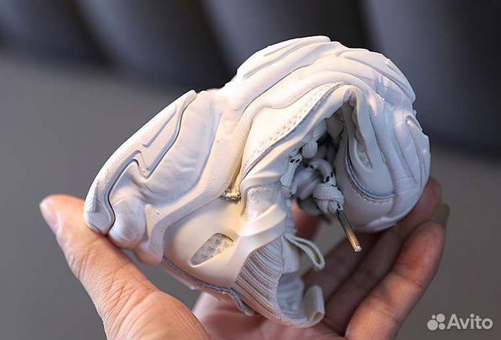 Детские кроссовки