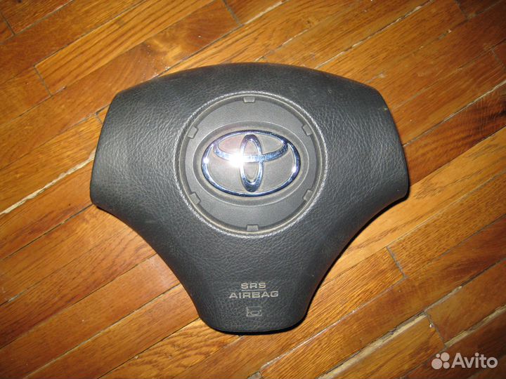 Фара противотуманная toyota corolla 00-02