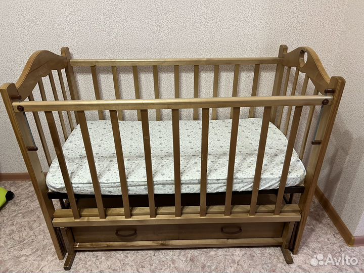 Детская кроватка