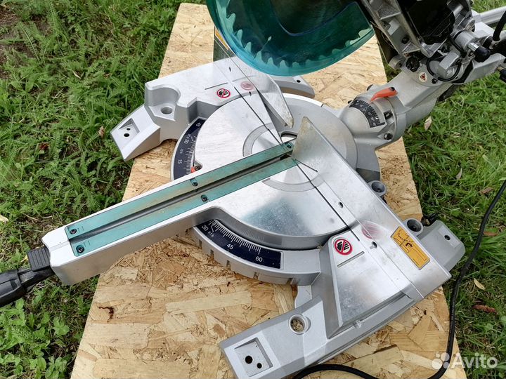 Торцовочник makita LS1018L