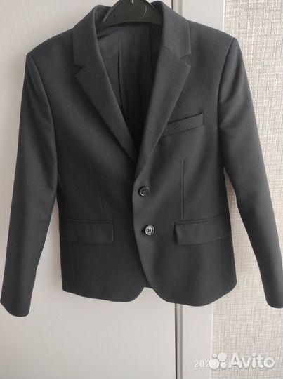 Пиджак черного цвета фирмы Boston