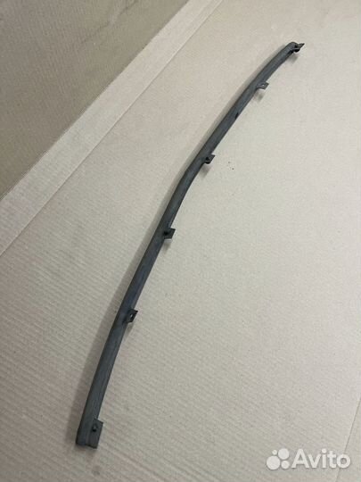 Уплотнитель капота передний Мерседес C-class w204