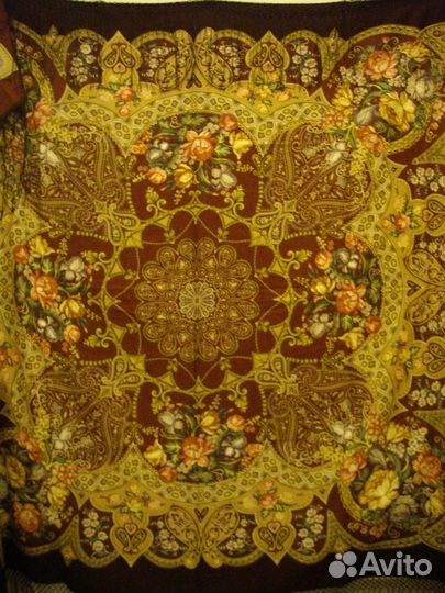 Павловопосадская шаль и платок