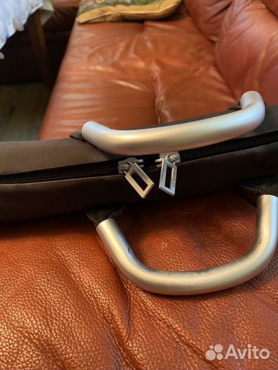 Портфель для ноутбука