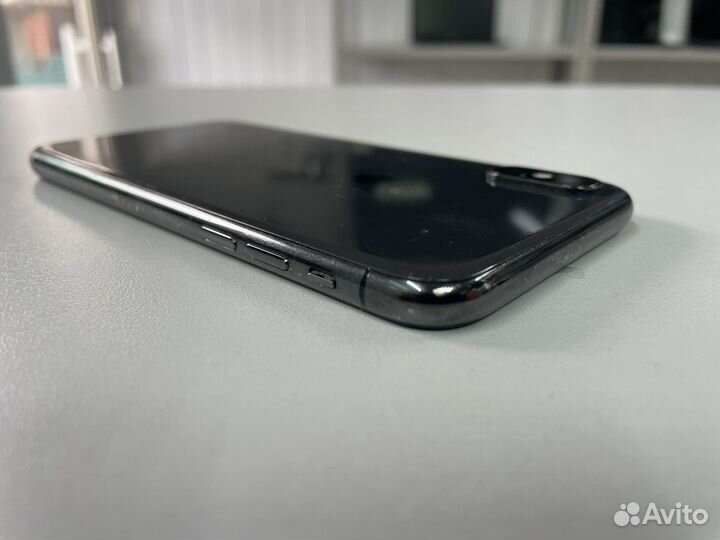 iPhone X, 64 ГБ