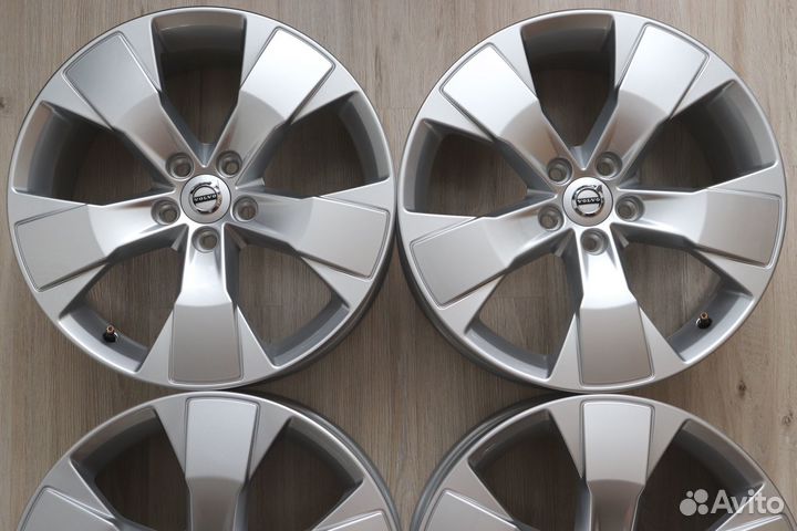 Диски R18 Volvo XC40 оригинал