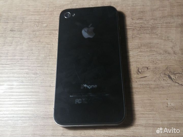 Телефон iPhone 4