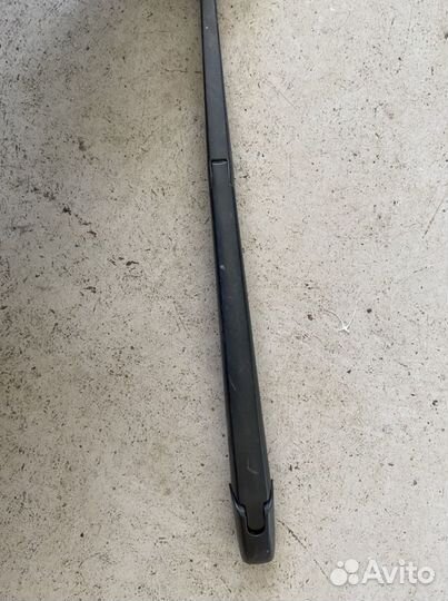 Держатель заднего дворника Toyota Land Cruiser 200