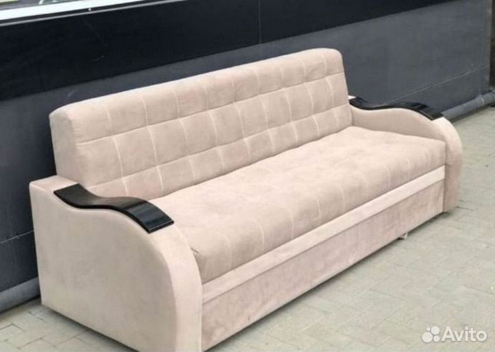 Прямой диван в наличии не б/у