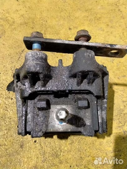 Подушка двигателя передняя MAN