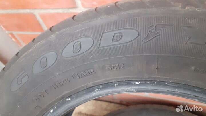 Goodyear EfficientGrip 195/60 R15