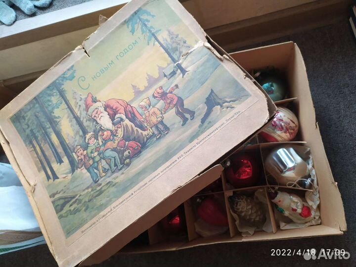 Коробка для елочных игрушек