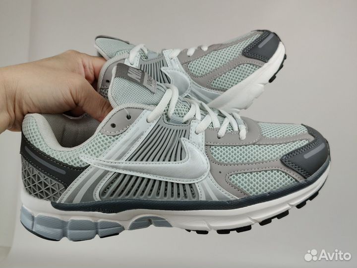 Кроссовки Nike Zoom Vomero 5