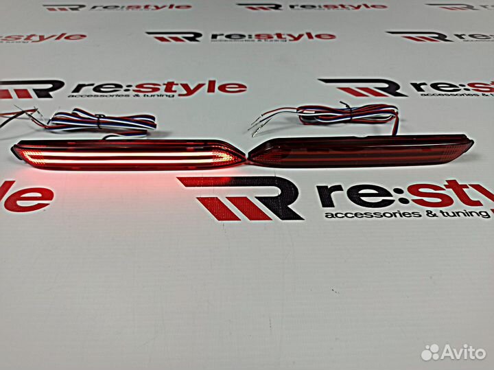 Фонари в задний бампер Toyota / Lexus Бегающий пов