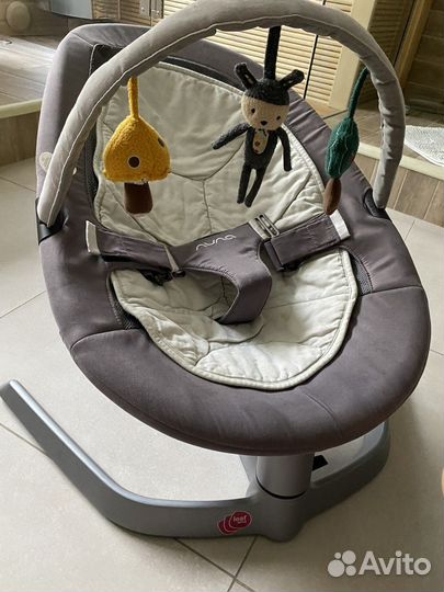 Шезлонг nuna leaf