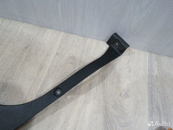 Обшивка багажника правая Kia Rio 3