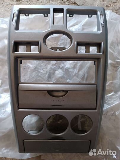 Центральная консоль 1DIN на Лада Приора 1
