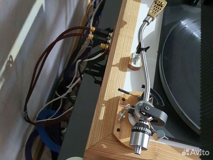 Виниловый проигрыватель Авторский