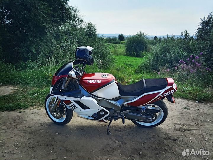 Yamaha FZR1000