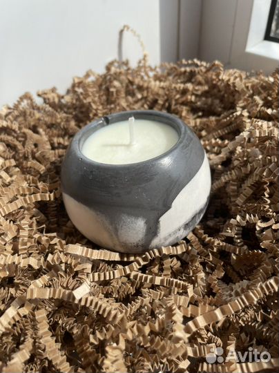 Ароматическая свеча в гипсовом подсвечнике