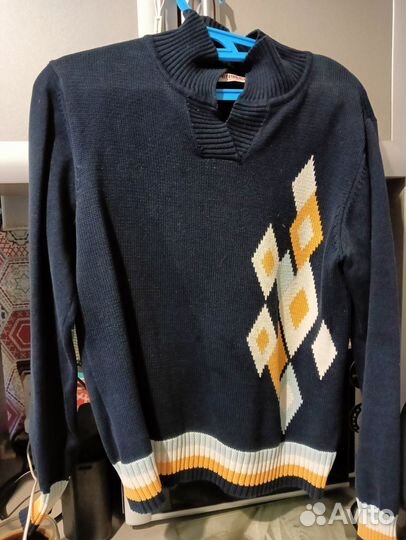 Свитер женский