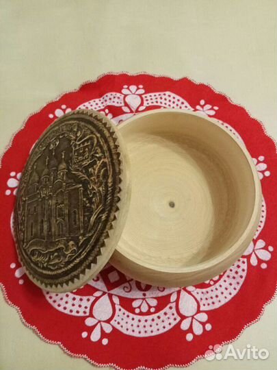 Шкатулка деревянная