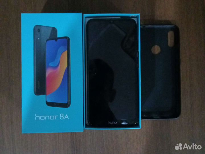 Телефон honor 8а