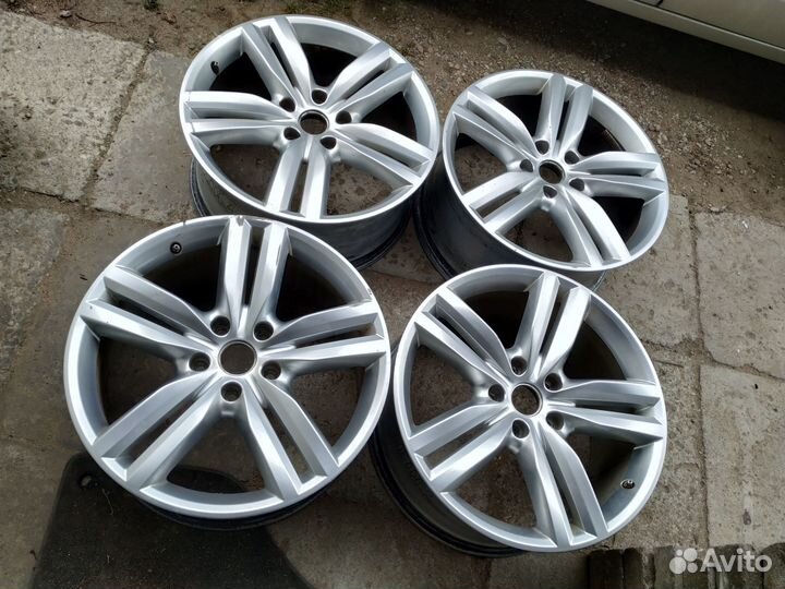 Комплект дисков литых R20 VW Touareg II