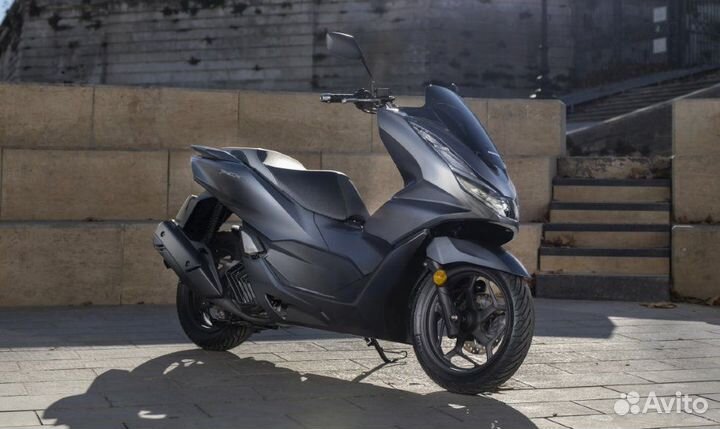 Новый скутер Honda PCX125
