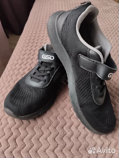 Кроссовки подростковые