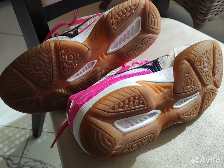 Волейбольные кроссовки mizuno женские 41