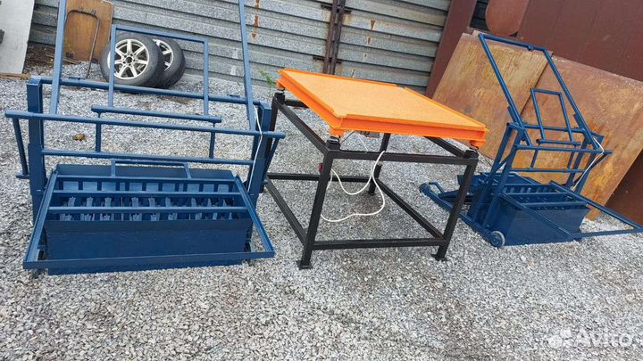 Станок для производства бетонных блоков, с завода