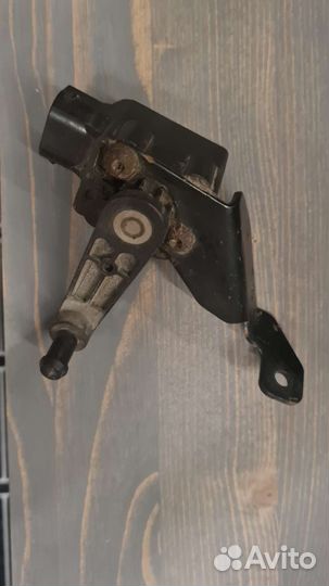 Датчик высоты range rover 2008