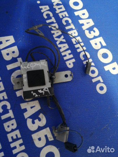 Блок управления антенной Nissan Cefiro A33 седан