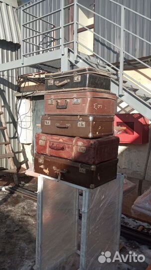 Винтажные советские чемоданы, портфели и саквояжи