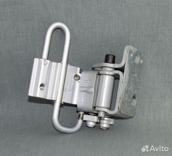 Петля двери audi a6 c5 4b0833411e