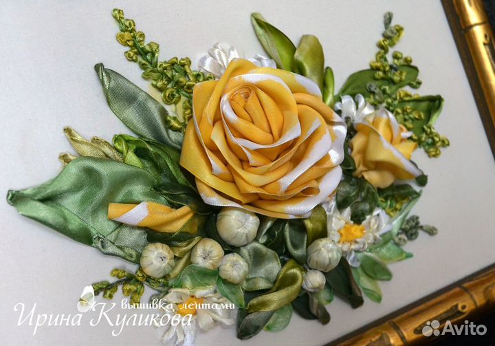 Картина вышитая лентами 