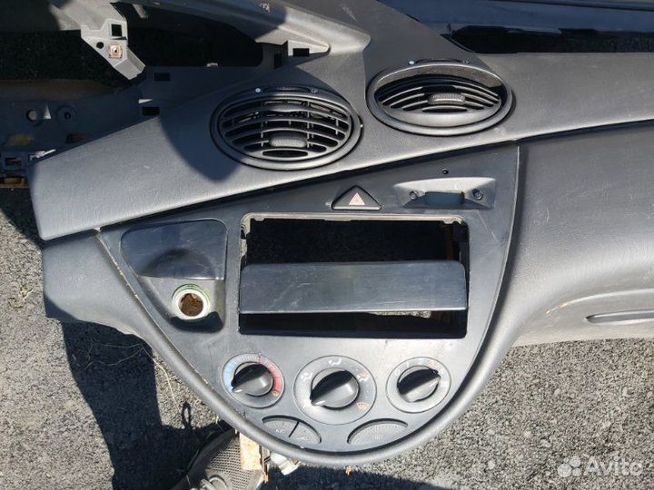 Торпедо Ford Focus 1 1998-2005