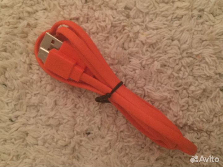 Беспроводная колонка JBL Clip 2