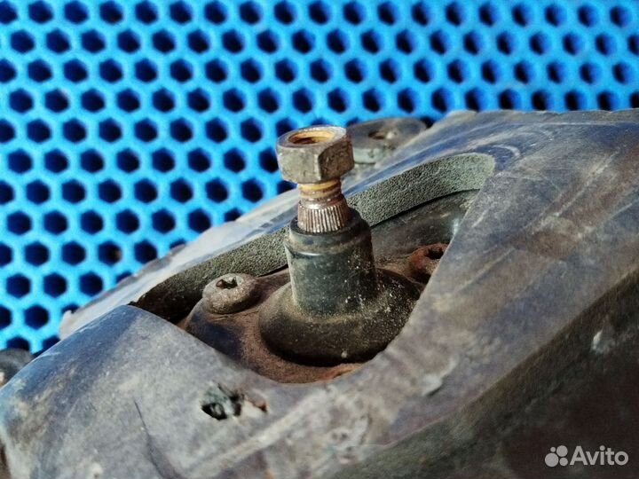 Моторчик дворников Mitsubishi carisma Volvo s40