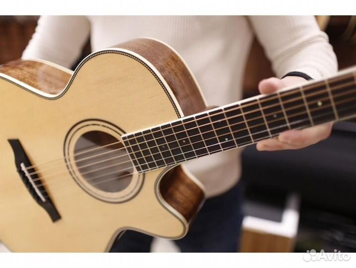 Parkwood P670 - Электро-акустическая гитара, с выр