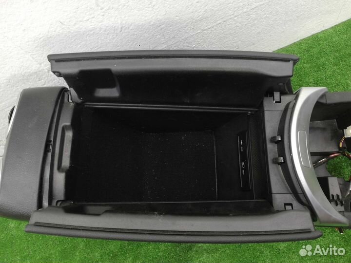 Подлокотник Mercedes GLC W253