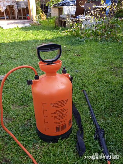 Опрыскиватель Жук Классик 8 Литров