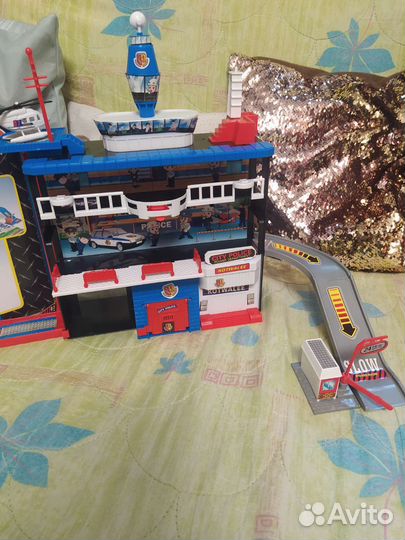 Игровой набор парковка/полицейский участок