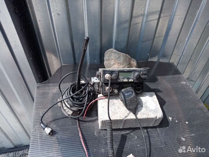 Автомобильная рация с антенной