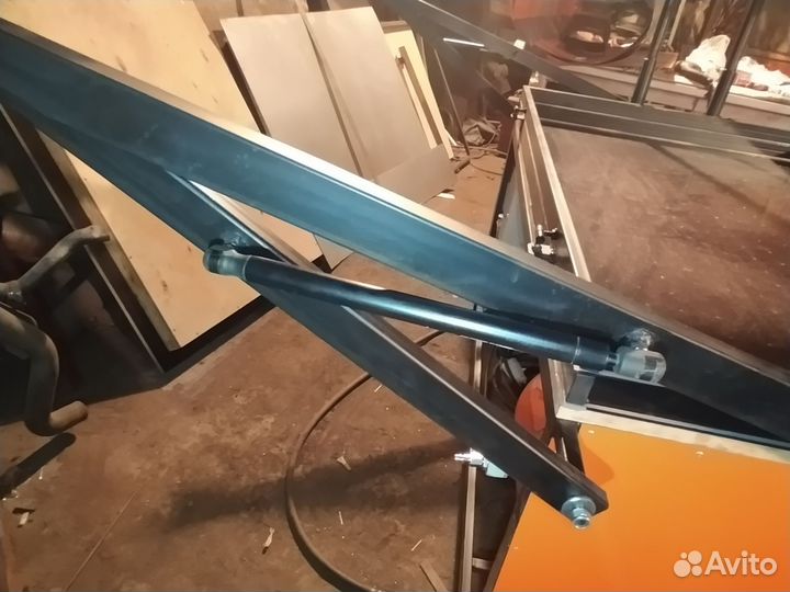 Вакуумно-формовочный станок