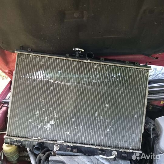 Радиатор охлаждения Mitsubishi Outlander 1 2003