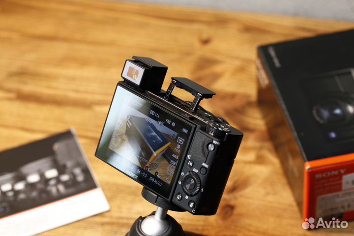 Sony Cyber-shot DSC-RX100M6